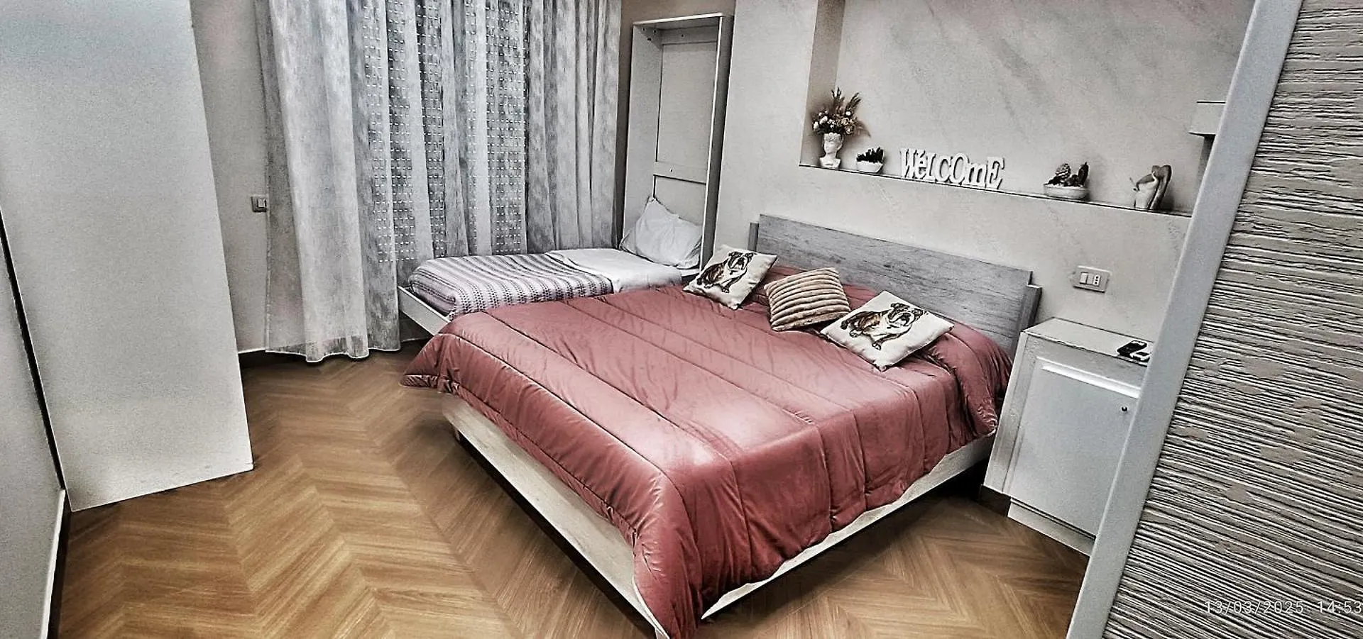 Max Fox Suite نابولي 0*,  إيطاليا