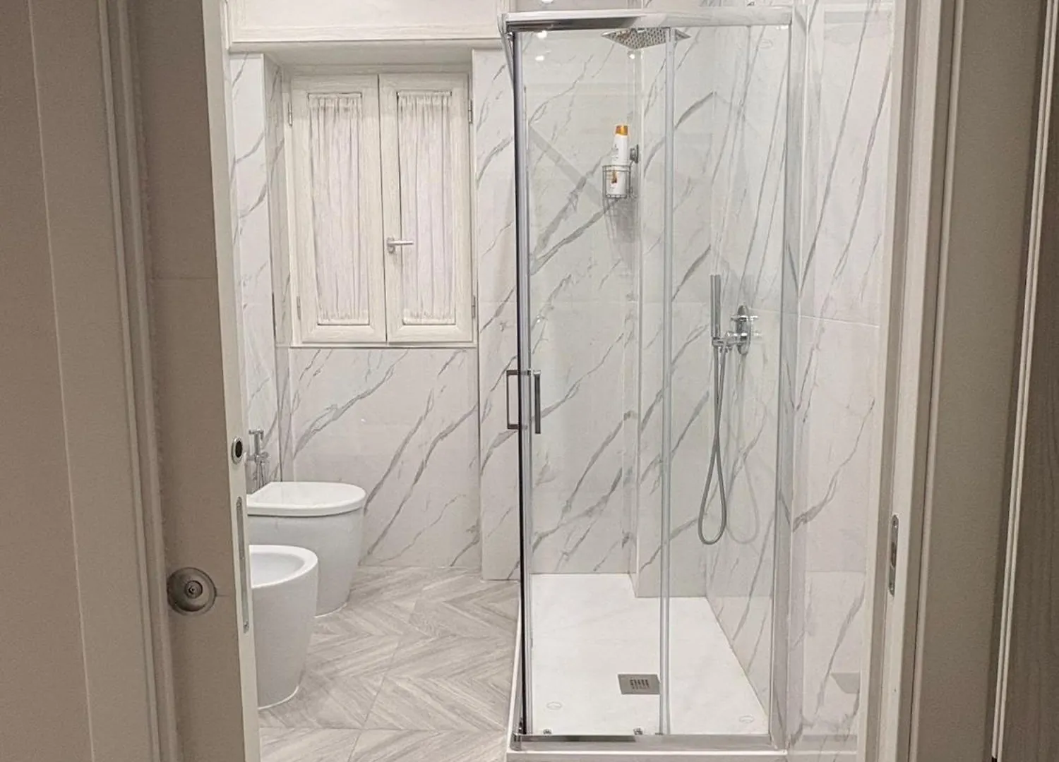 Max Fox Suite Neapel